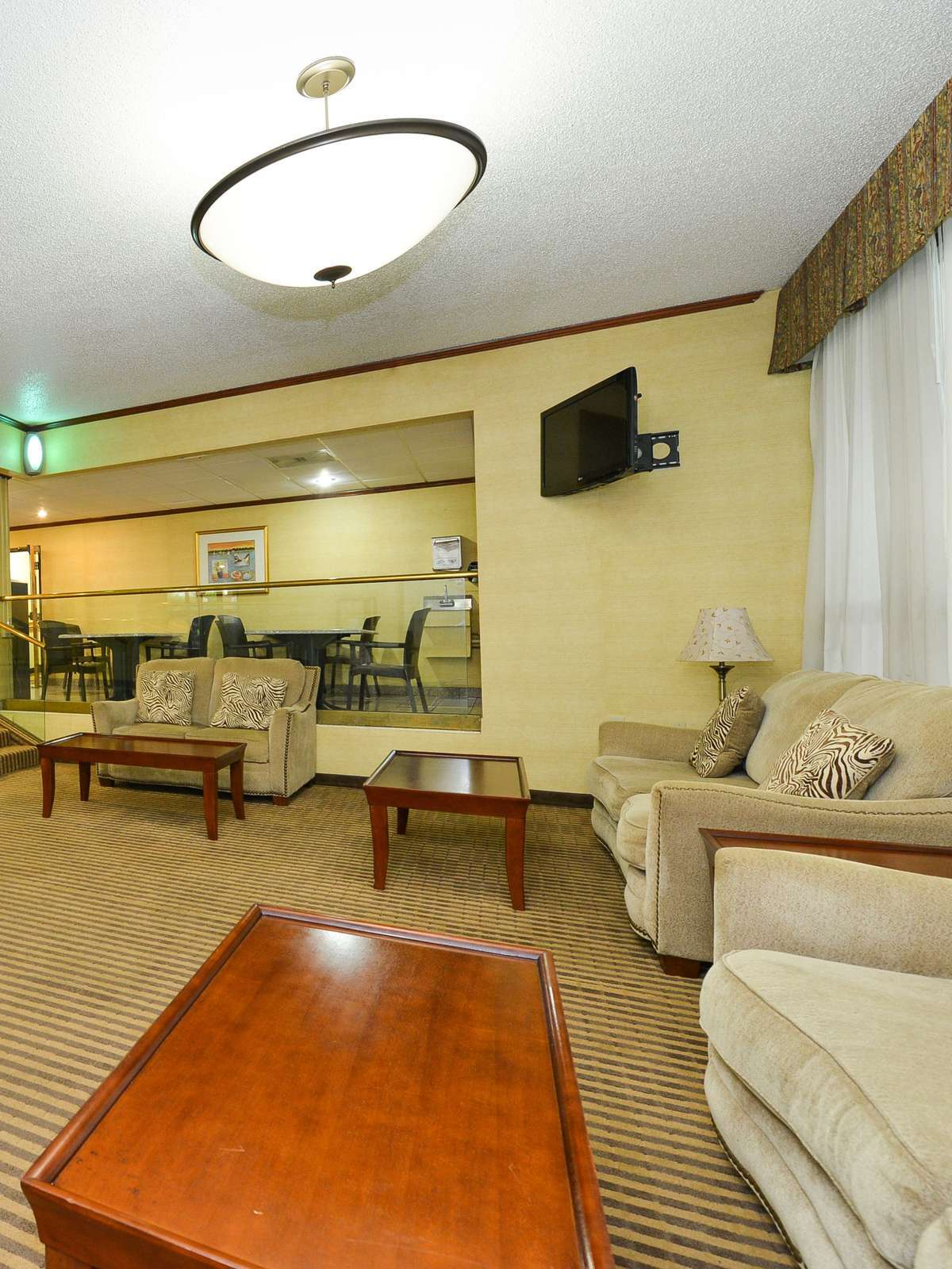 Hotel Best Western Plus Richmond Airport Hotel photo 2