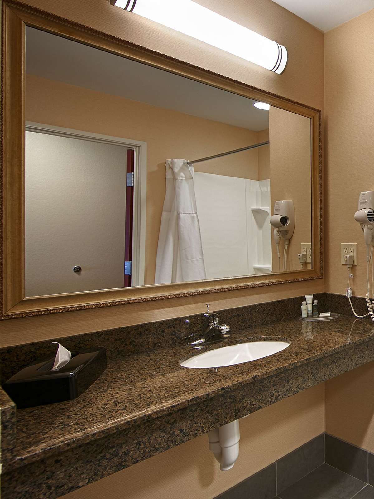 Hotel Best Western Plus Fossil Country Inn & Suites photo 3