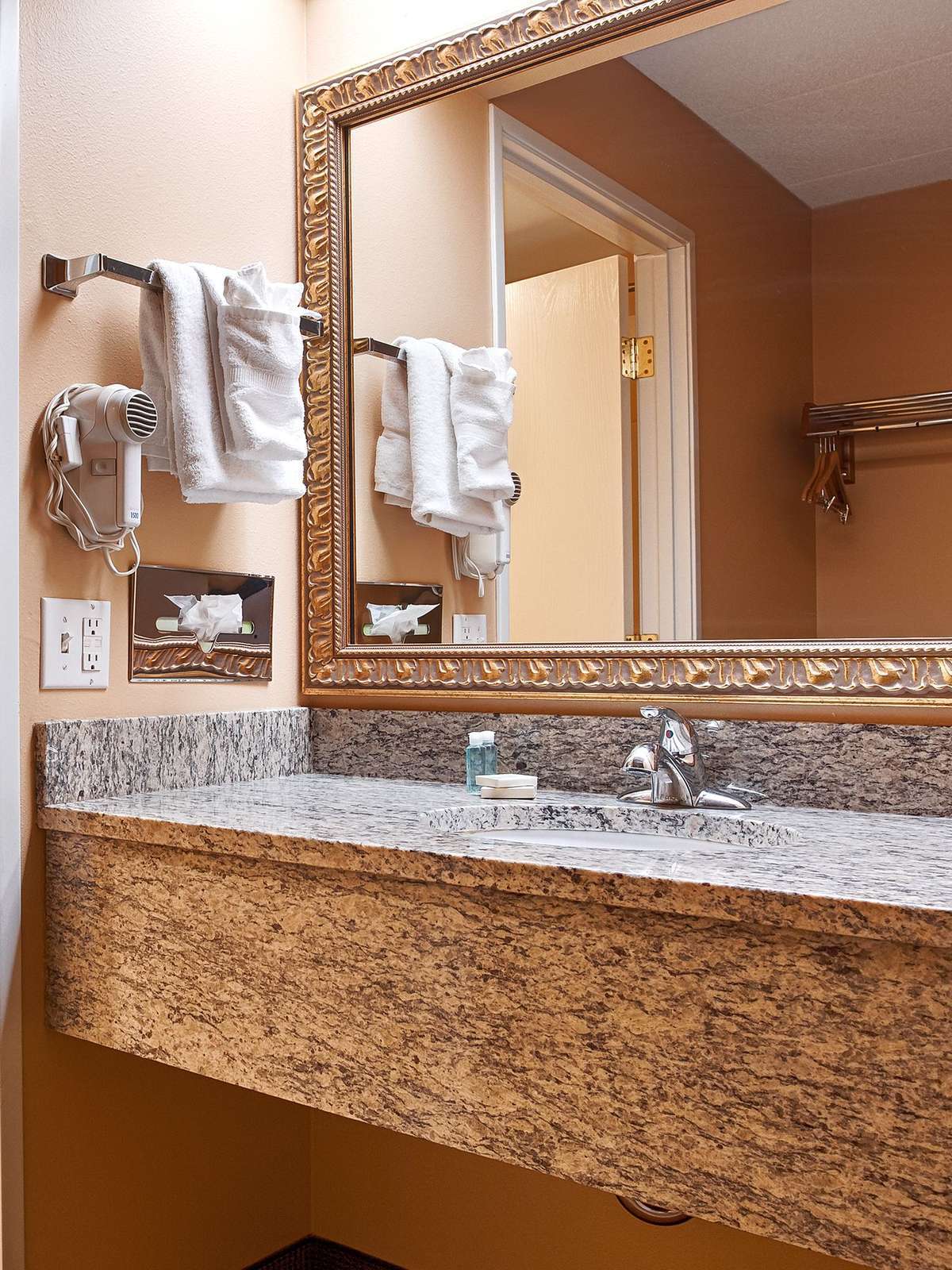 Hotel Best Western Resort Hotel & Conference Center photo 3