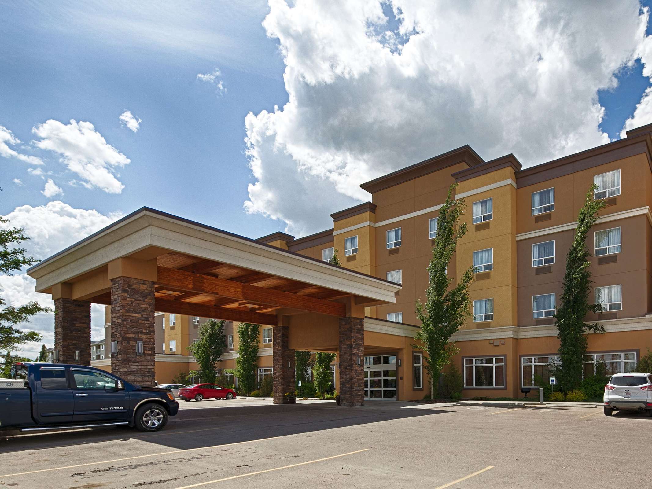 Best Western Sunrise Inn & Suites
