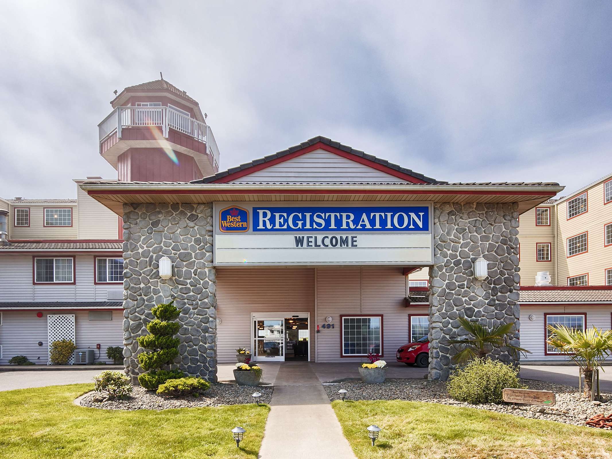 Best Western Lighthouse Suites Inn