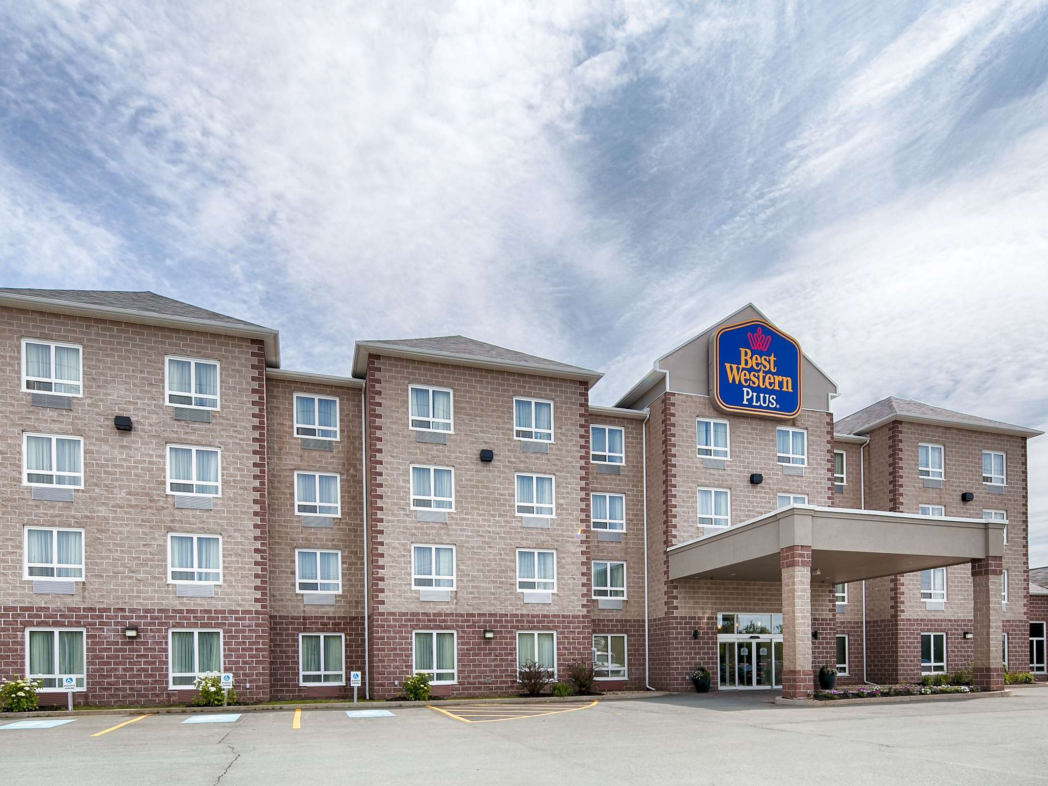 Best Western Plus Dartmouth Hotel & Suites