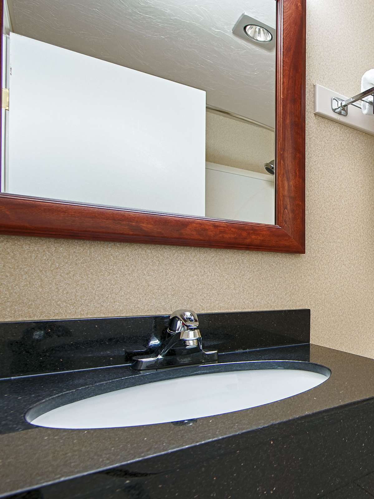 Hotel Best Western Cascadia Inn photo 3