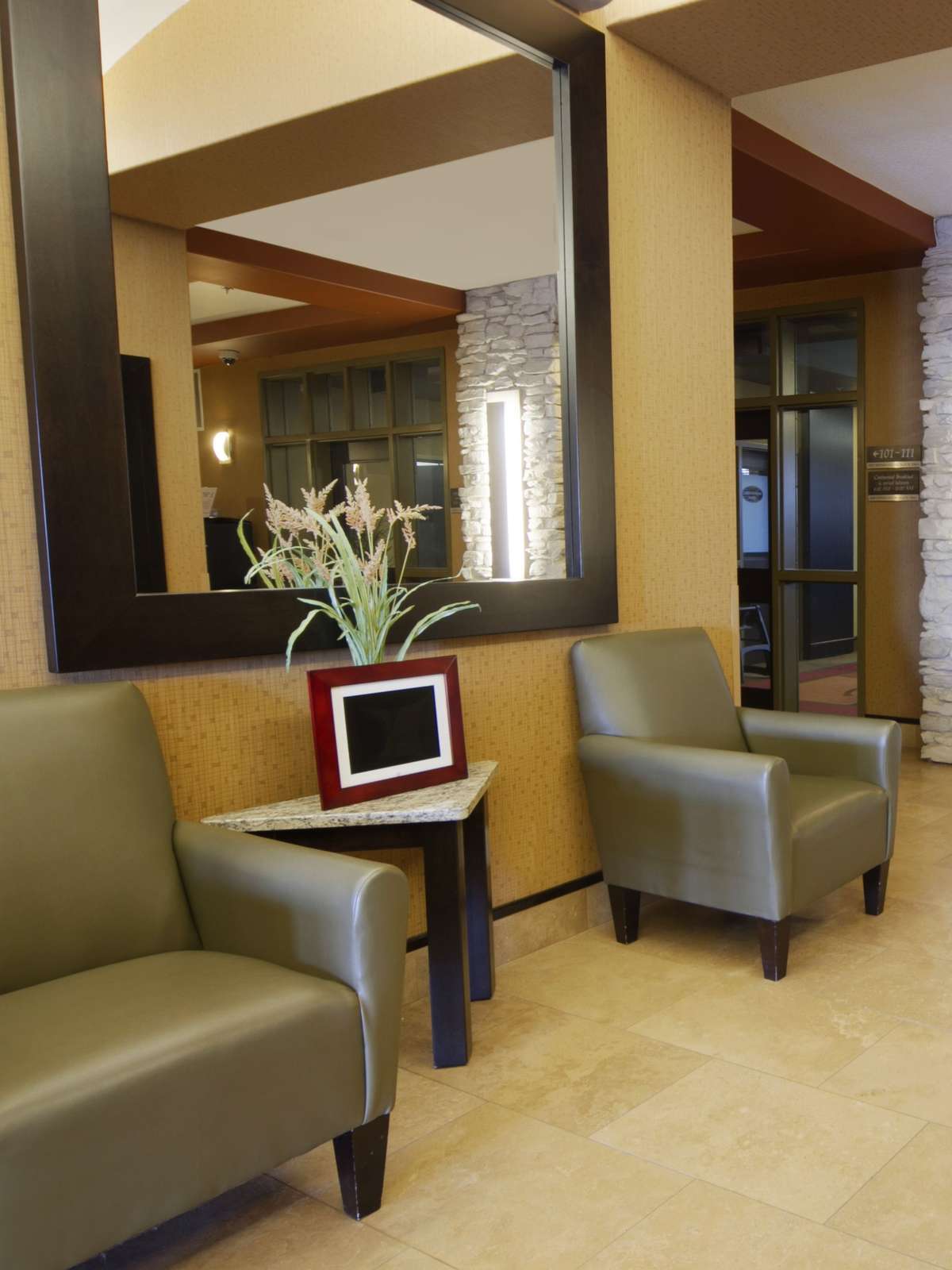 Hotel Best Western Plus The Inn at St. Albert photo 4