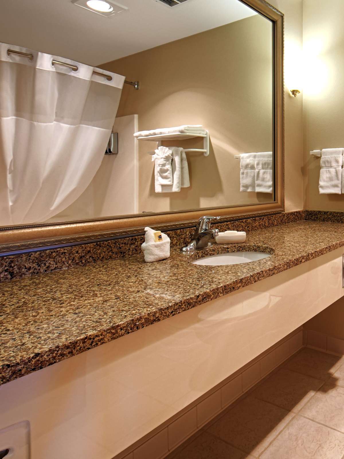 Hotel Best Western Bronco Inn photo 3