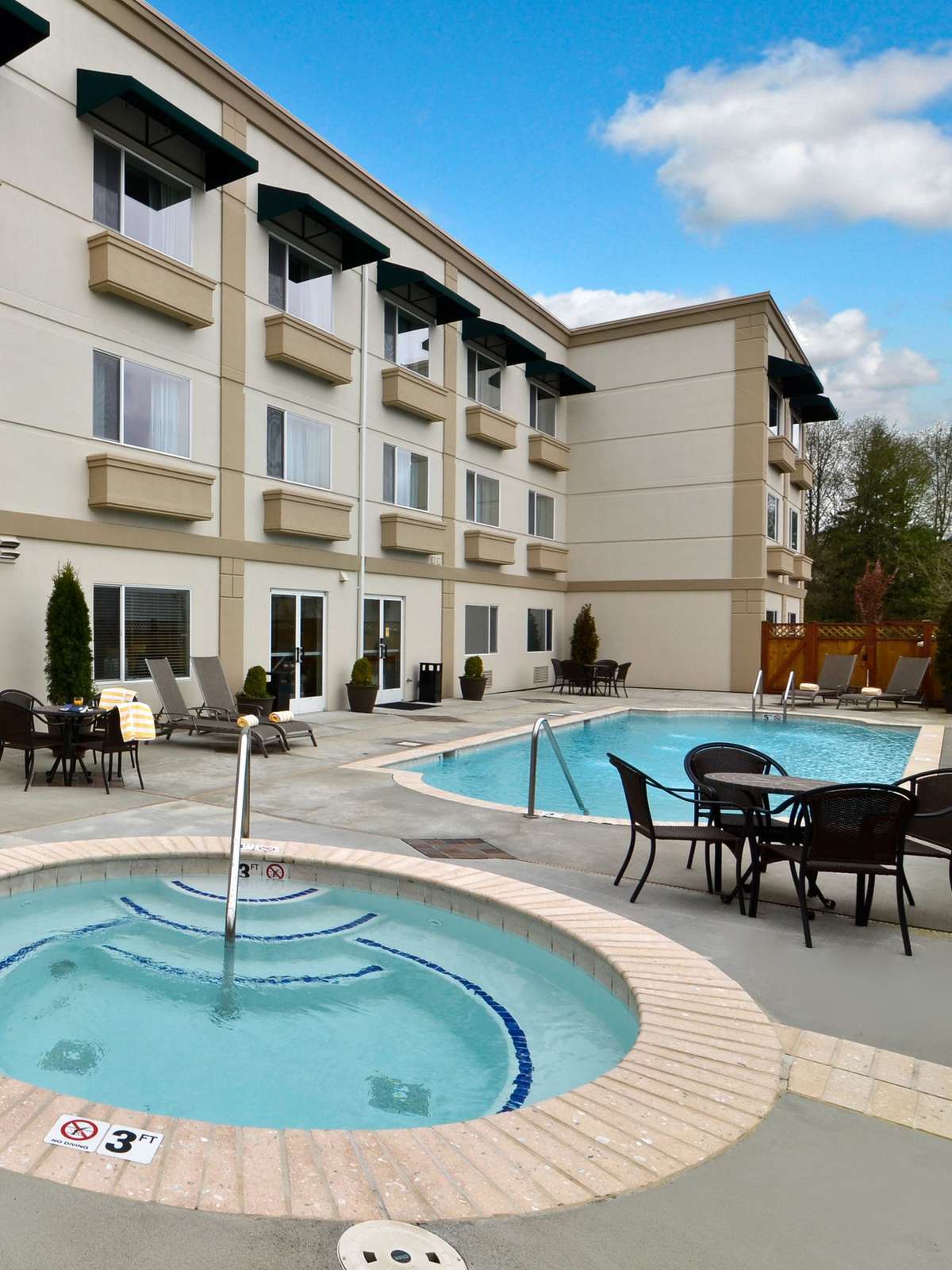 Hotel Best Western Plus Edmonds Harbor Inn photo 5