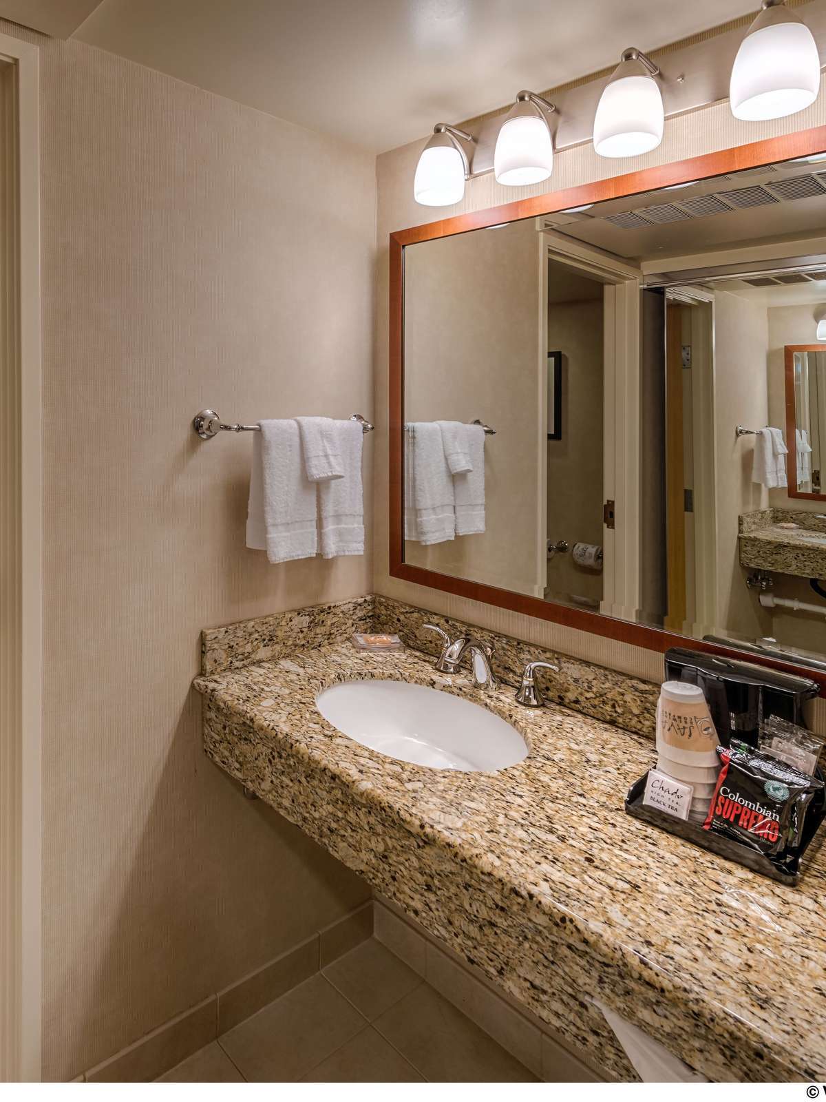 Hotel Best Western Plus Silverdale Beach Hotel photo 3