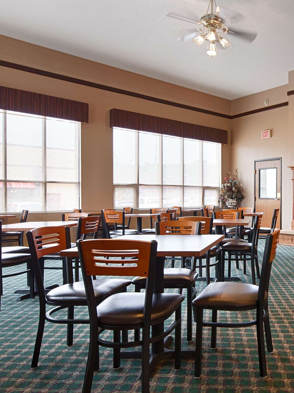 Hotel Best Western Ambassador Inn & Suites photo 4