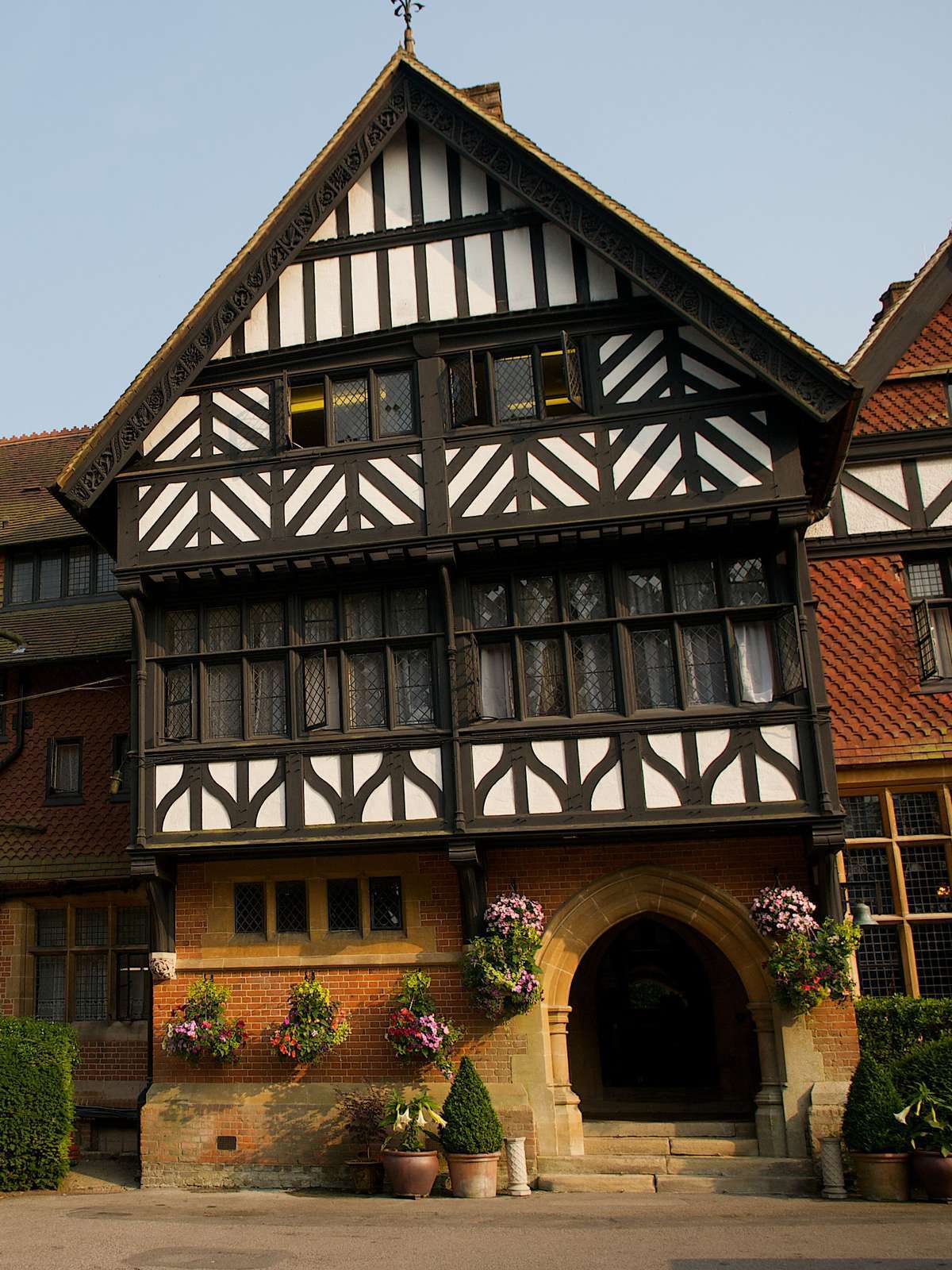 Best Western Plus Grim's Dyke Hotel