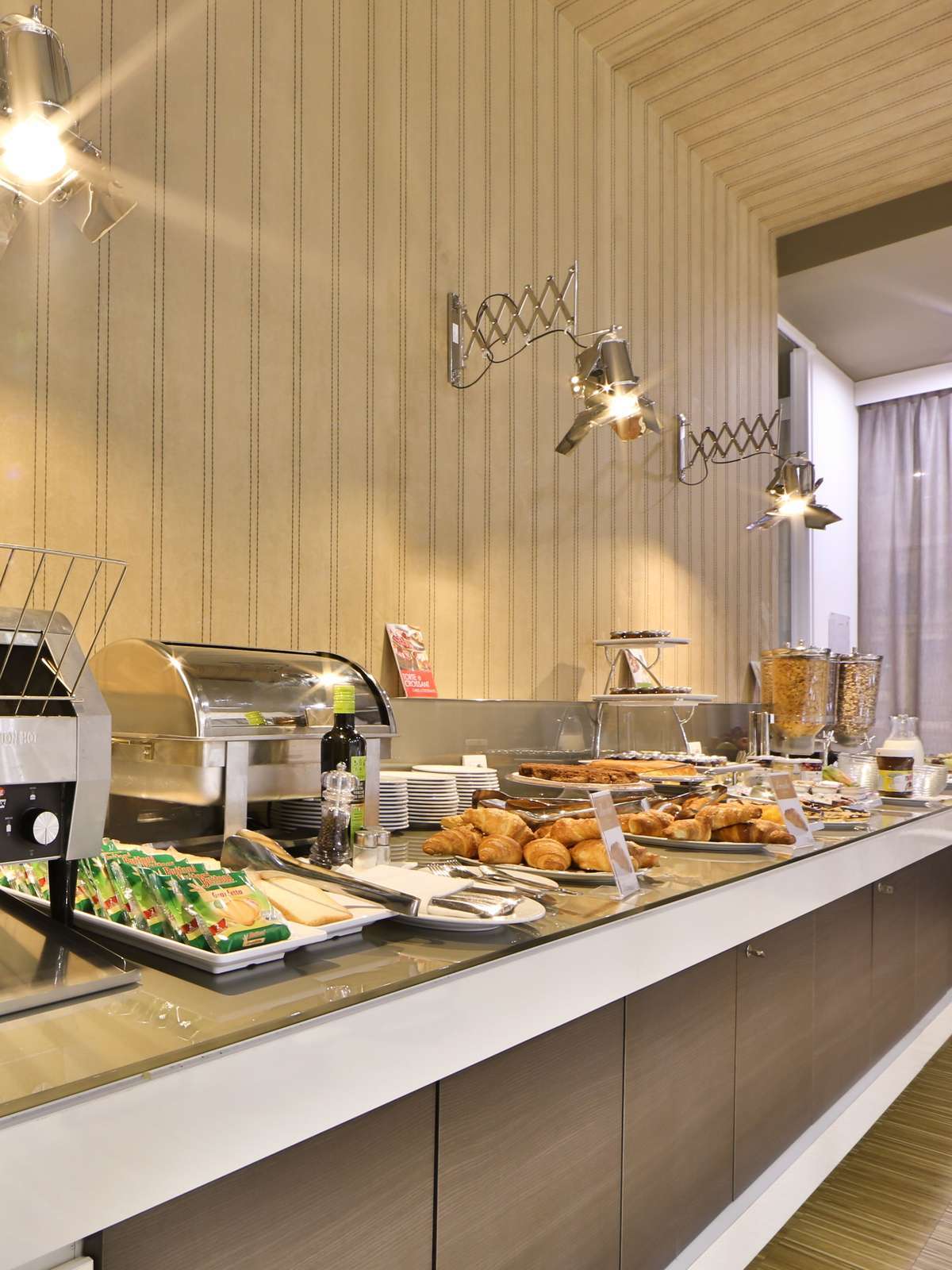 Hotel Best Western Premier CHC Airport photo 5