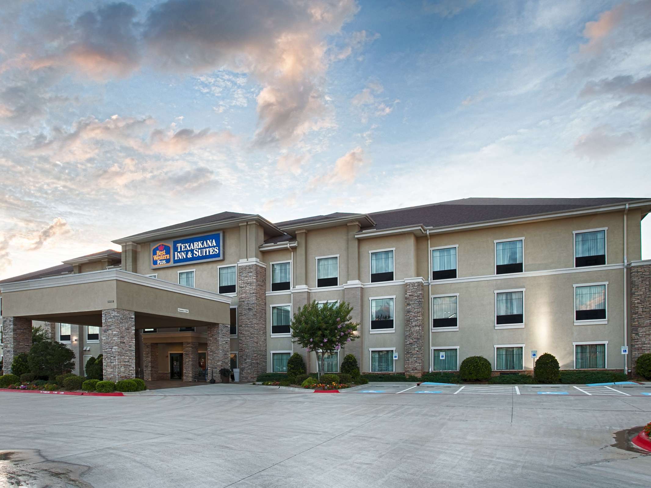 Best Western Plus Texarkana Inn & Suites