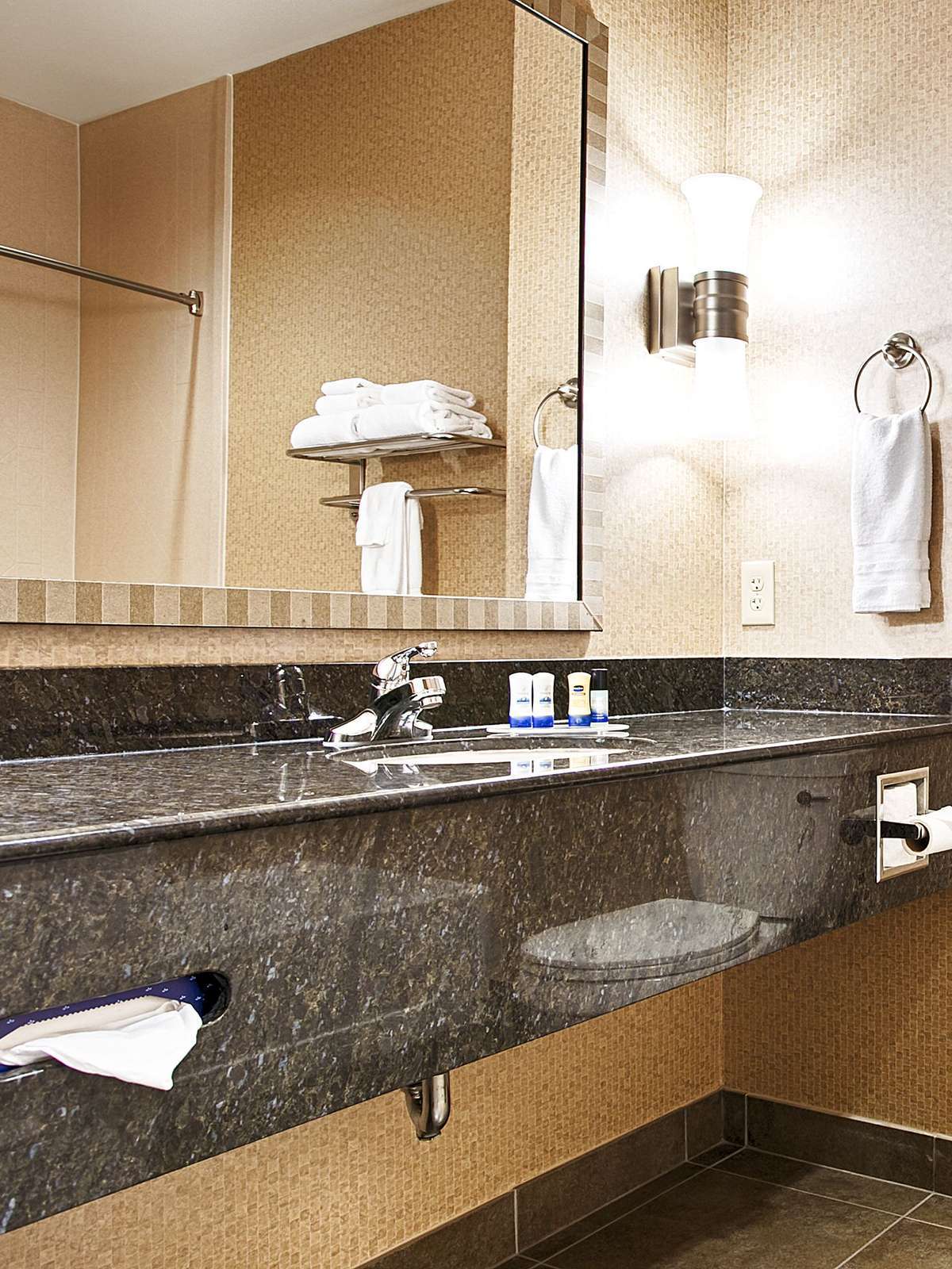 Hotel Best Western Plus Texarkana Inn & Suites photo 3