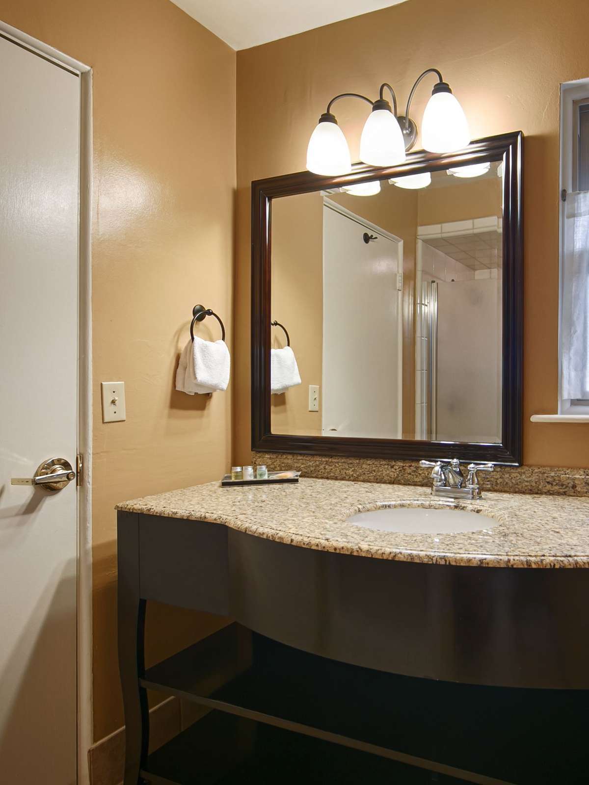 Hotel Best Western Carmel's Town House Lodge photo 3