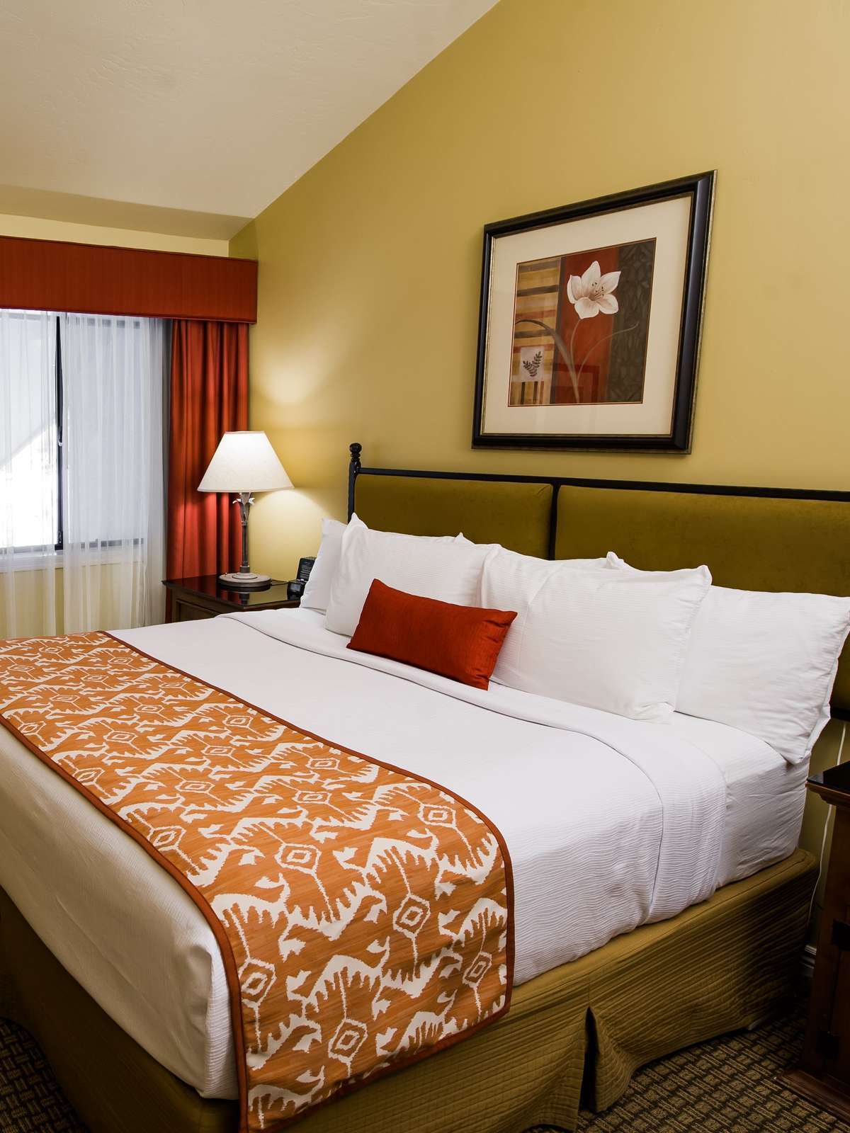 Best Western Plus Arroyo Roble Hotel & Creekside Villas