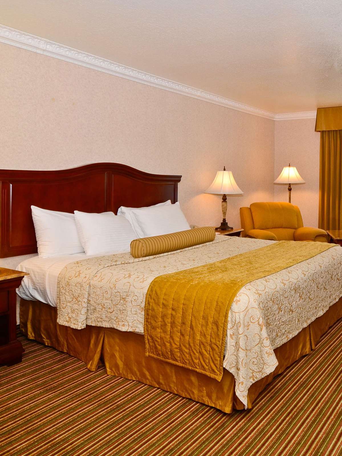 Hotel Best Western Plus Newport Mesa Inn photo 1