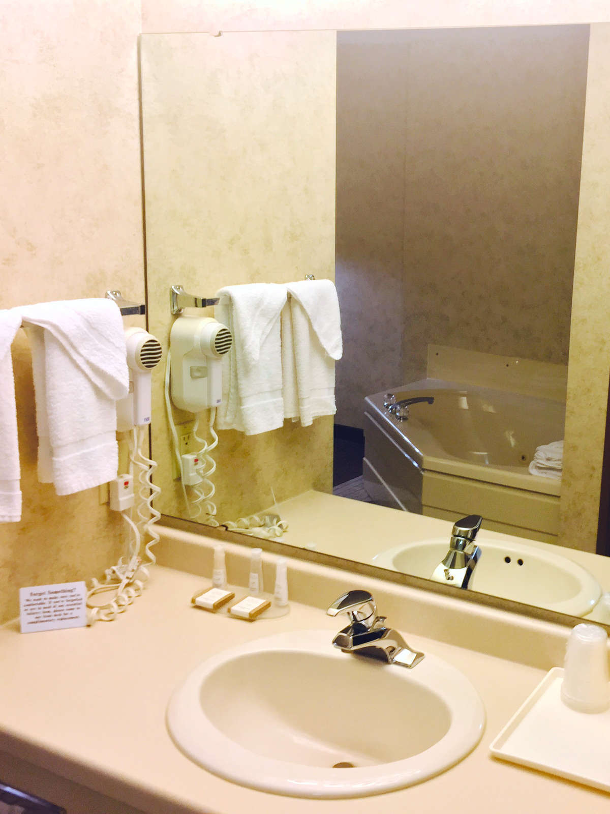 Hotel Baymont Inn & Suites Marinette photo 5