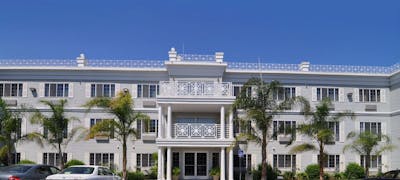 Best Western Luxury Inn