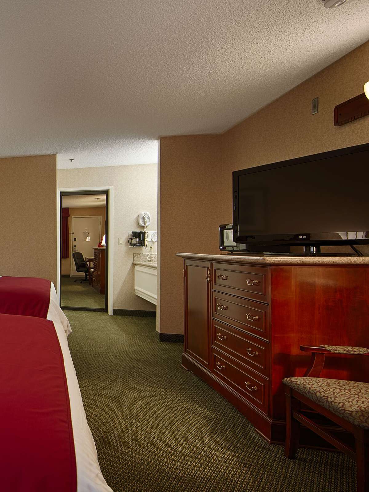 Hotel Best Western Plus Orange County Airport North photo 2