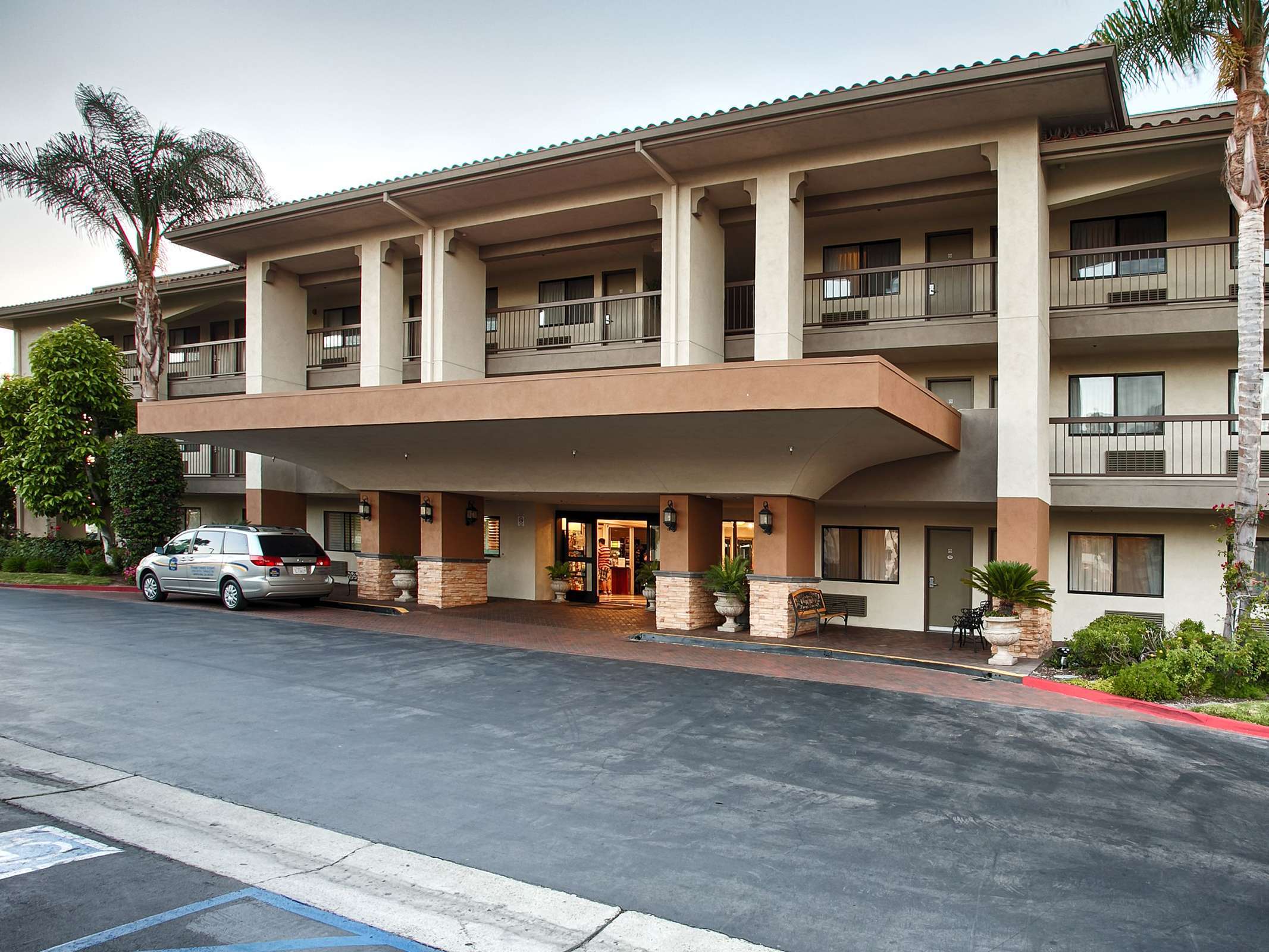 Best Western Plus Orange County Airport North