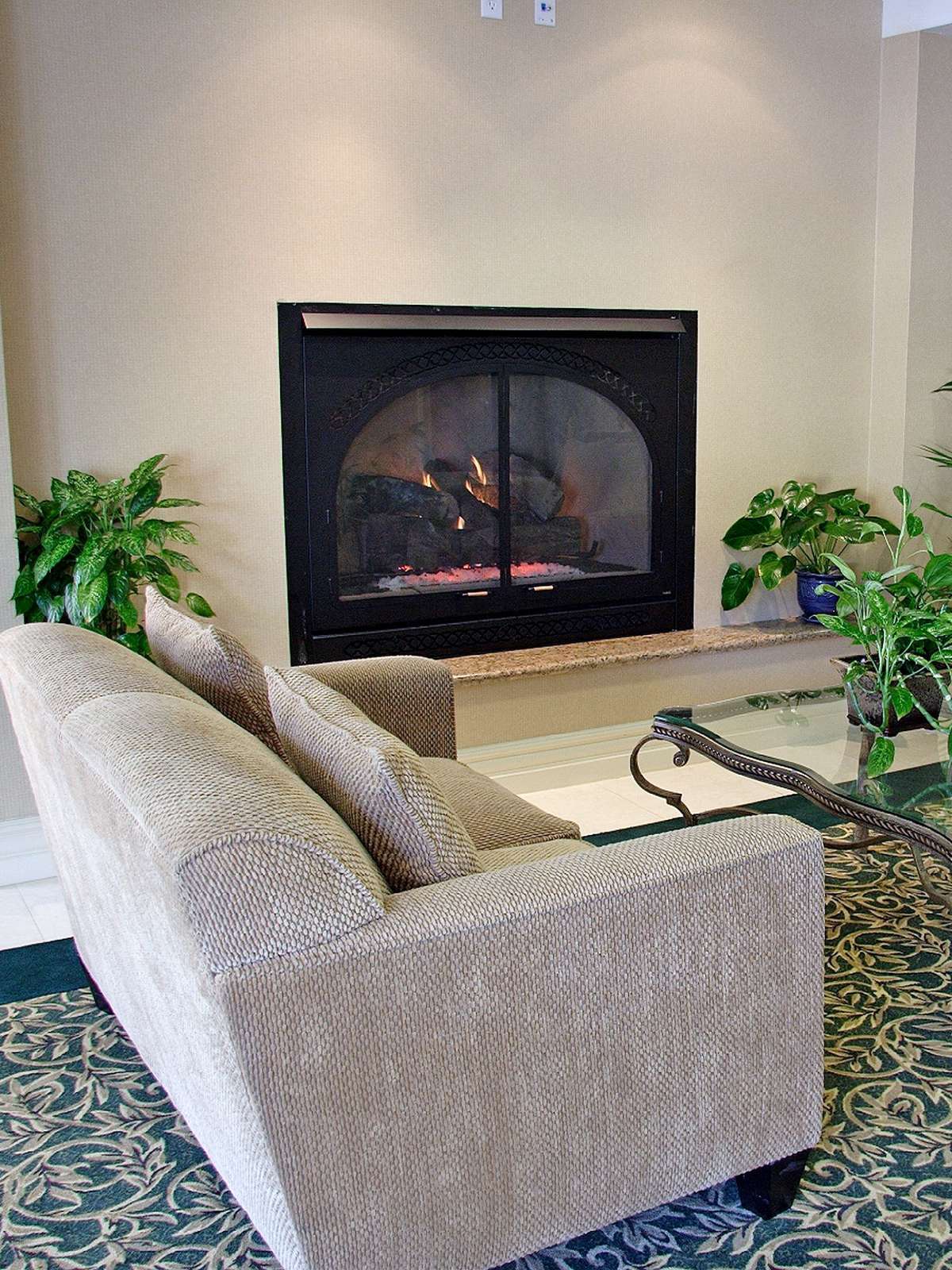 Hotel Best Western Plus Media Center Inn & Suites photo 2