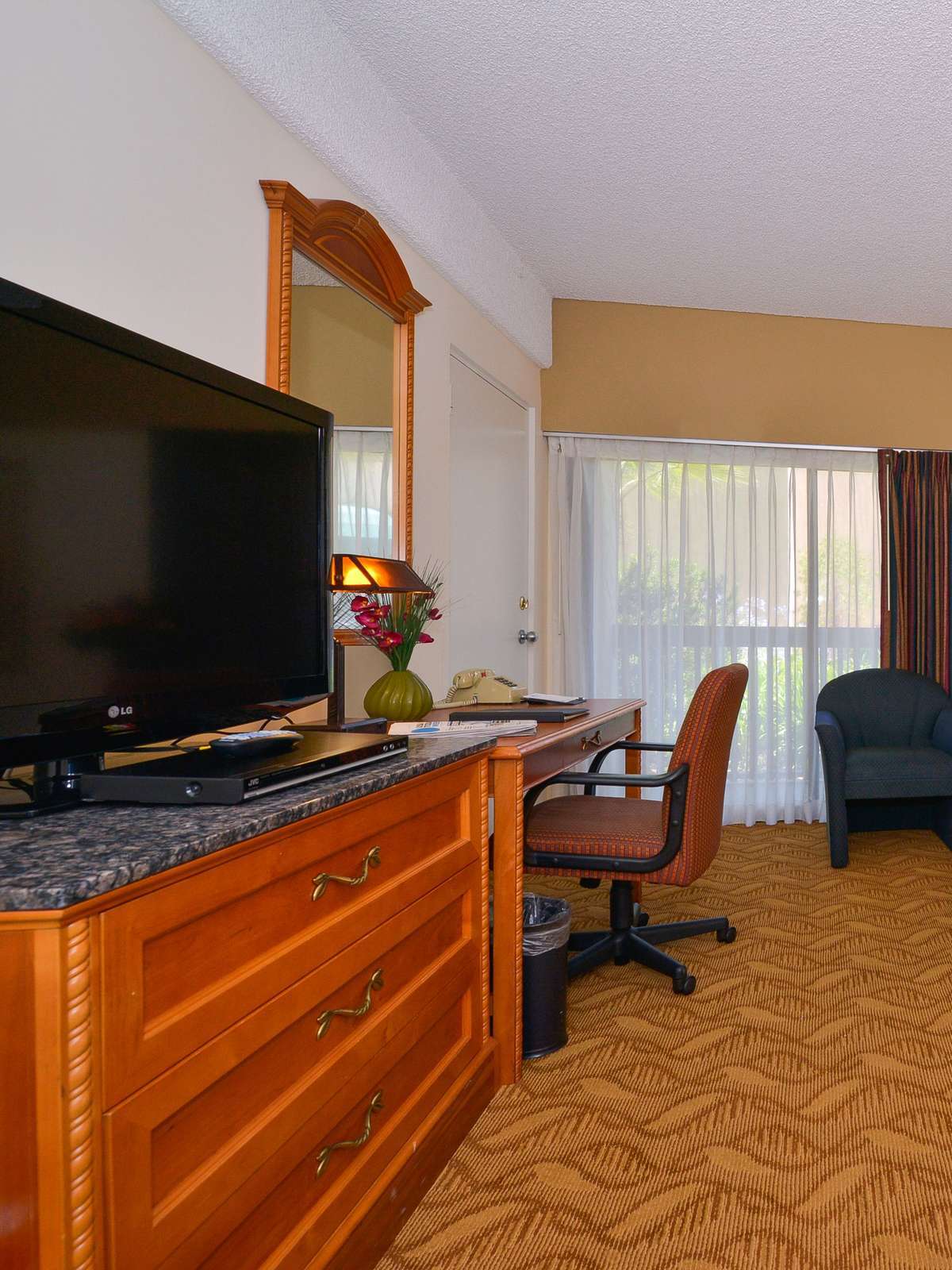 Hotel Best Western Plus Thousand Oaks Inn photo 2