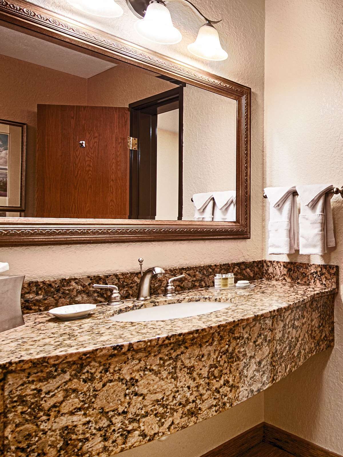 Hotel Best Western Plus Monterey Inn photo 3