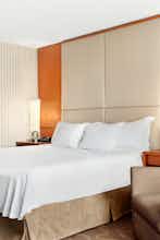 Hotel The Swissôtel Chicago photo 2