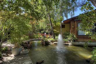 Hotel Dinah's Garden Hotel photo 2