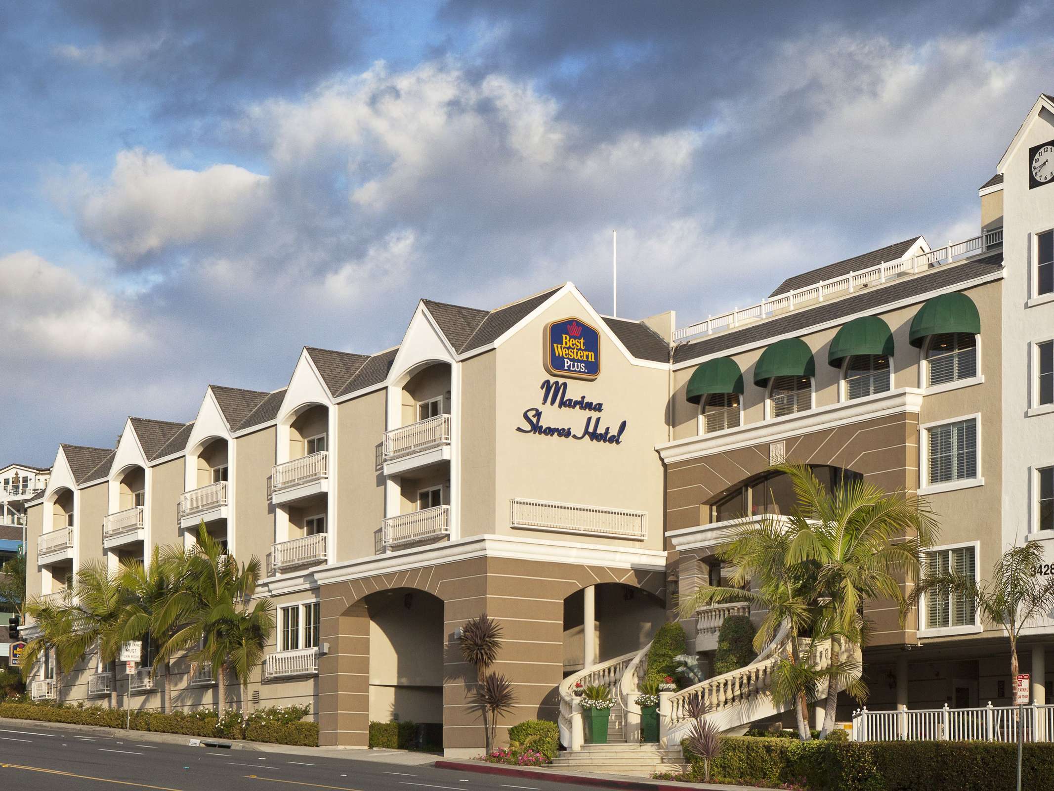 Best Western Plus Marina Shores Hotel