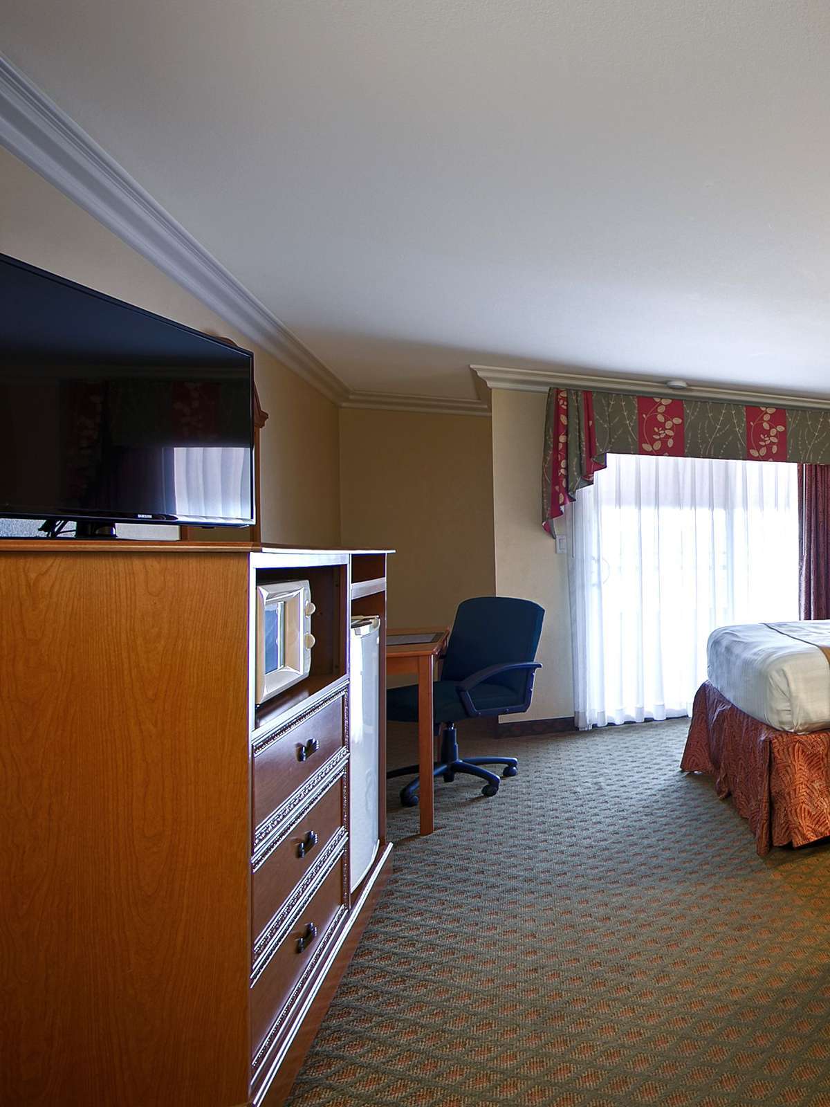 Hotel Best Western Harbour Inn & Suites Huntington - Sunset Beach photo 2