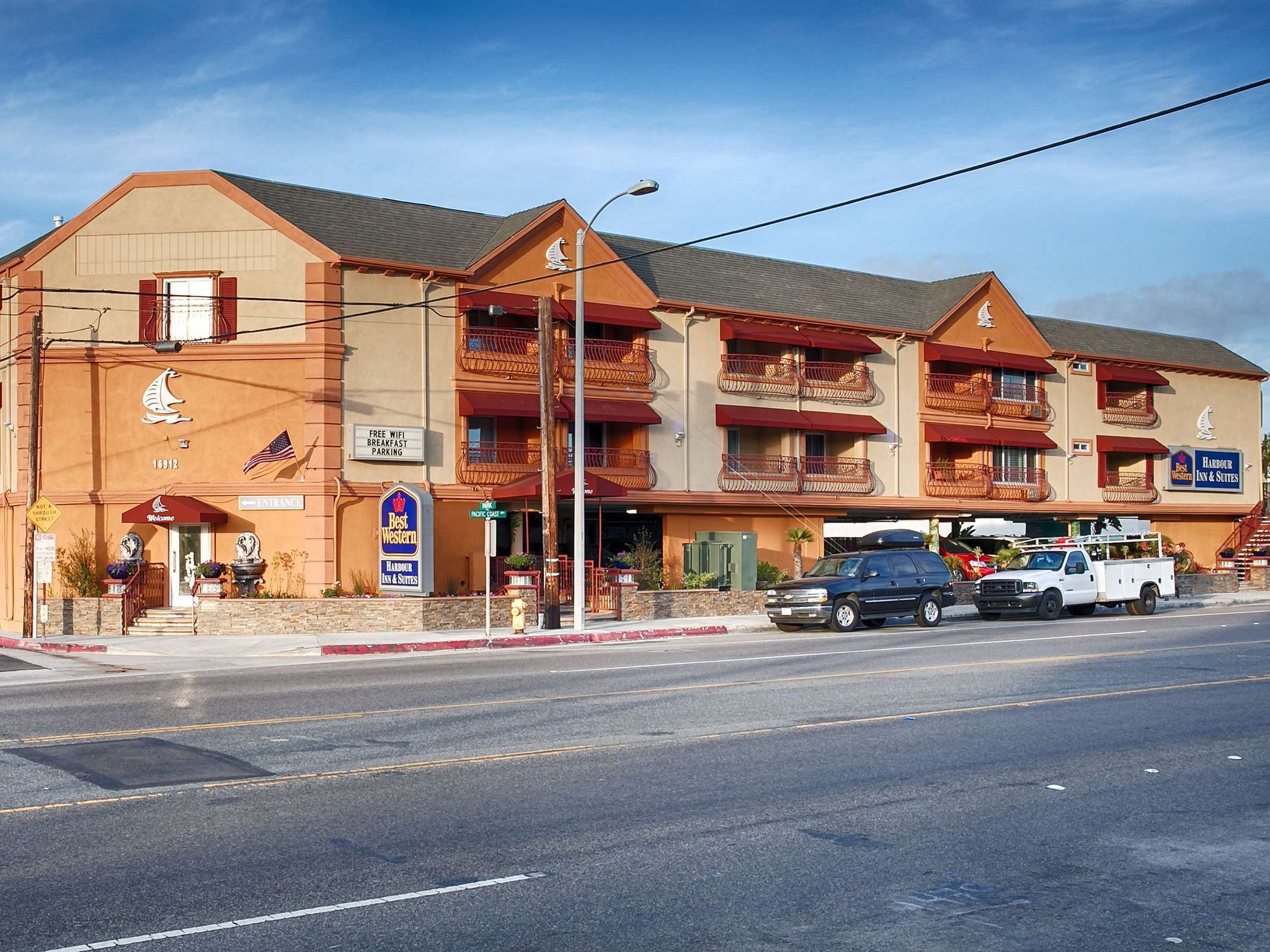 Best Western Harbour Inn & Suites Huntington - Sunset Beach
