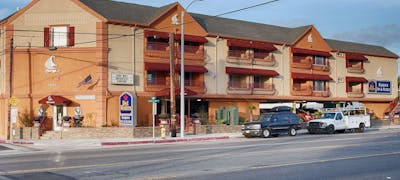 Best Western Harbour Inn & Suites Huntington - Sunset Beach