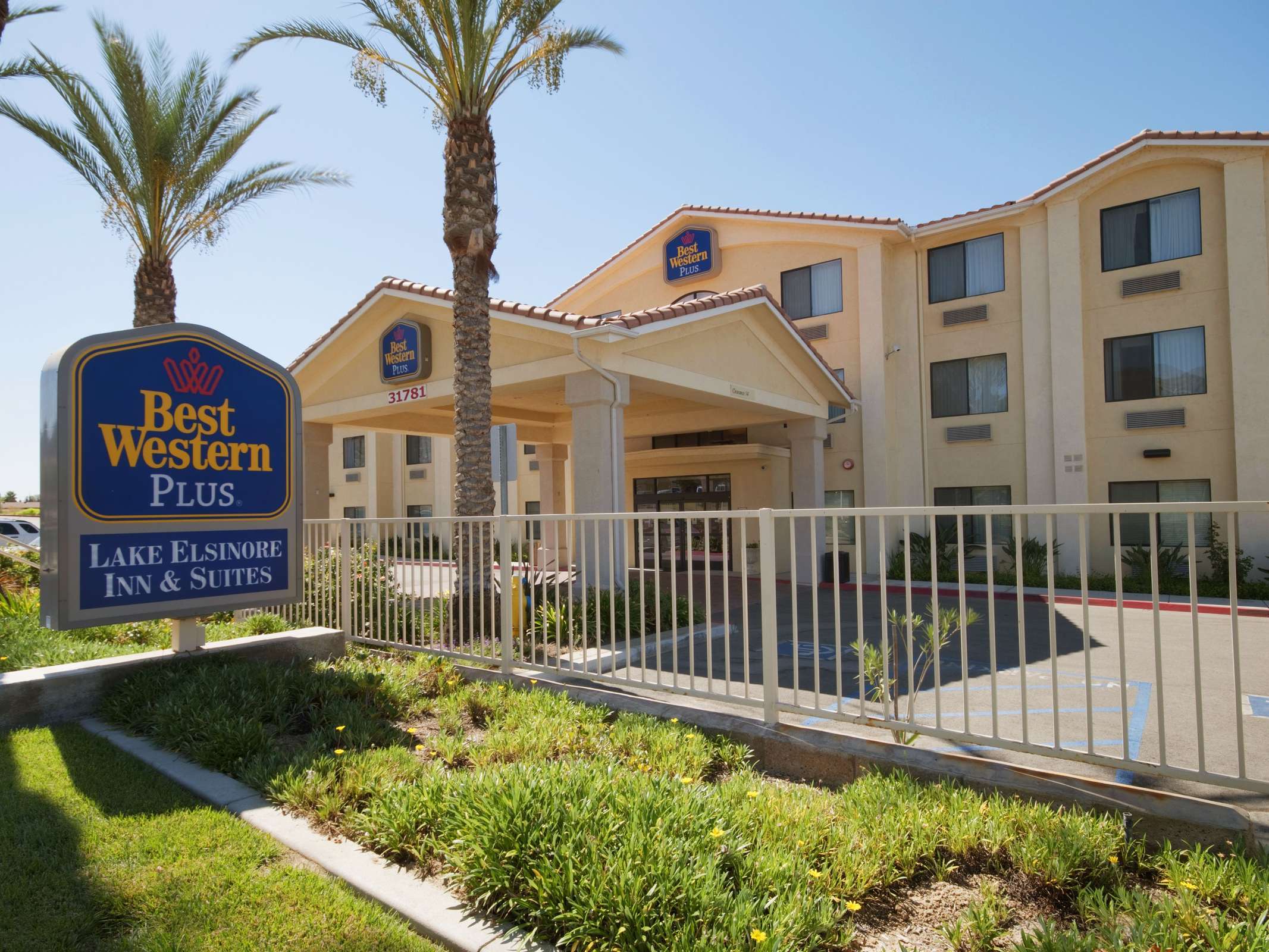 Best Western Plus Lake Elsinore Inn & Suites