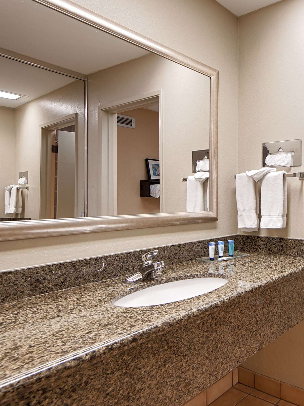 Hotel Best Western Plus Forest Park Inn photo 3