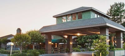 Best Western Plus Forest Park Inn