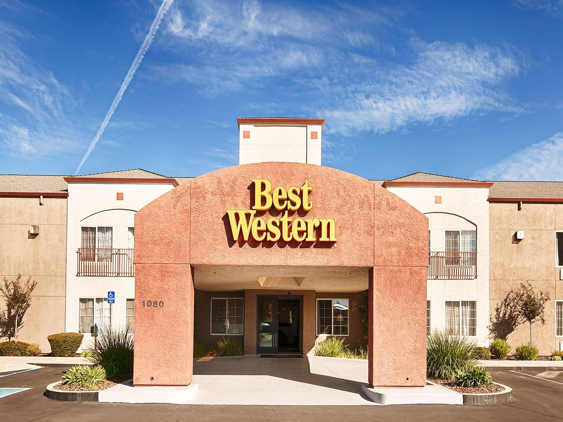 Best Western Plus Twin View Inn & Suites