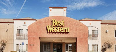 Best Western Plus Twin View Inn & Suites