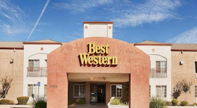 Best Western Plus Twin View Inn & Suites