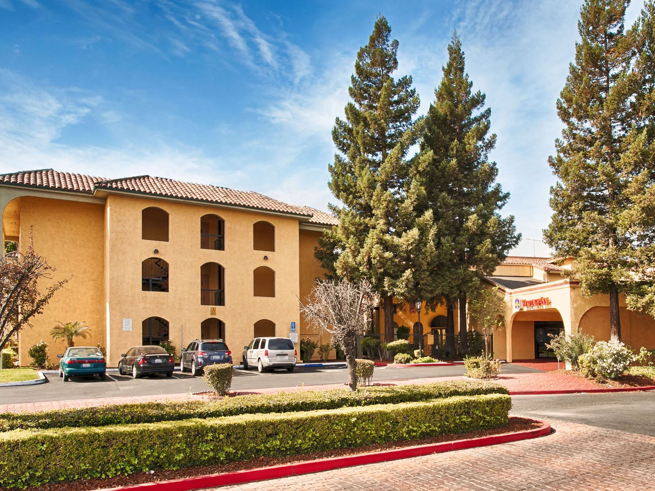 Best Western Plus Heritage Inn