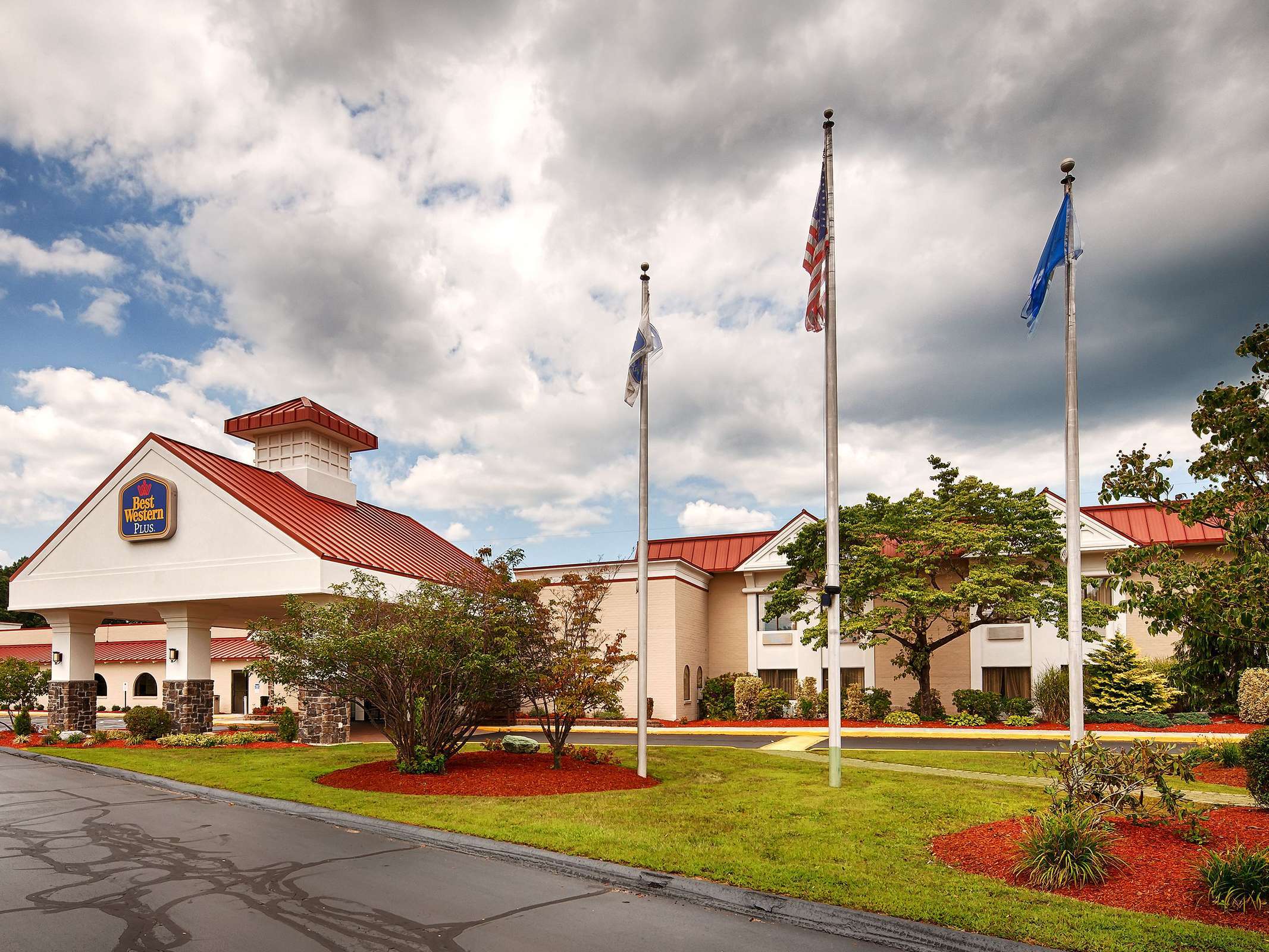 Best Western Plus North Haven Hotel