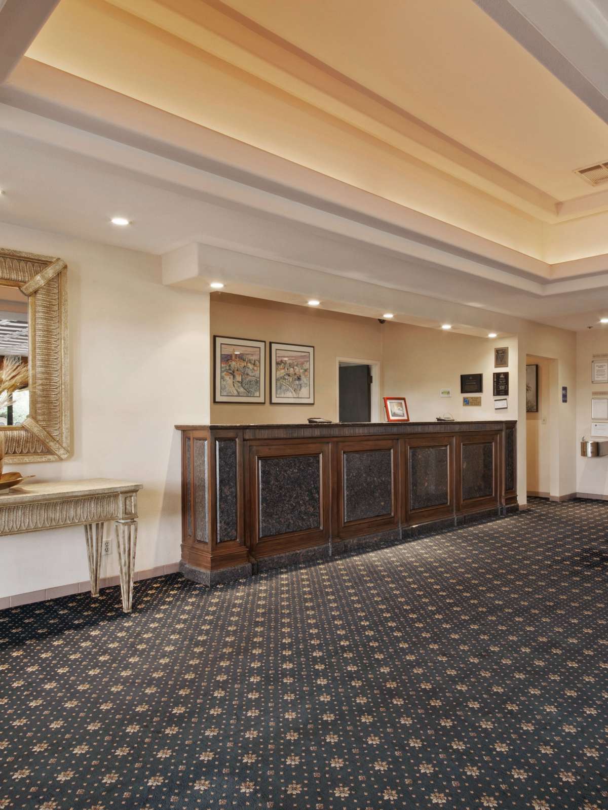 Hotel BEST WESTERN PLUS South Coast Inn photo 4