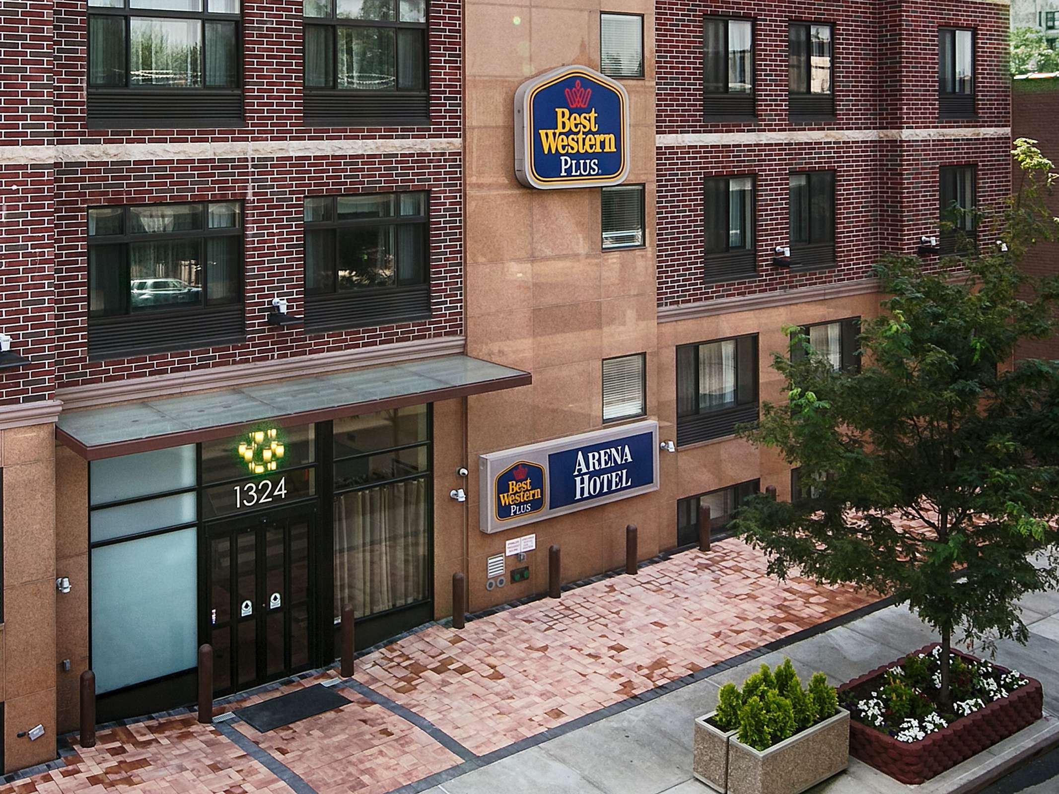 Best Western Plus Arena Hotel