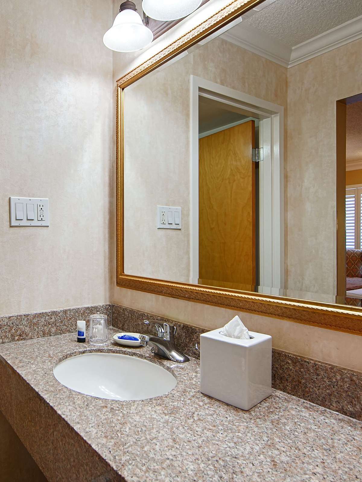 Hotel Best Western Plus El Rancho photo 2