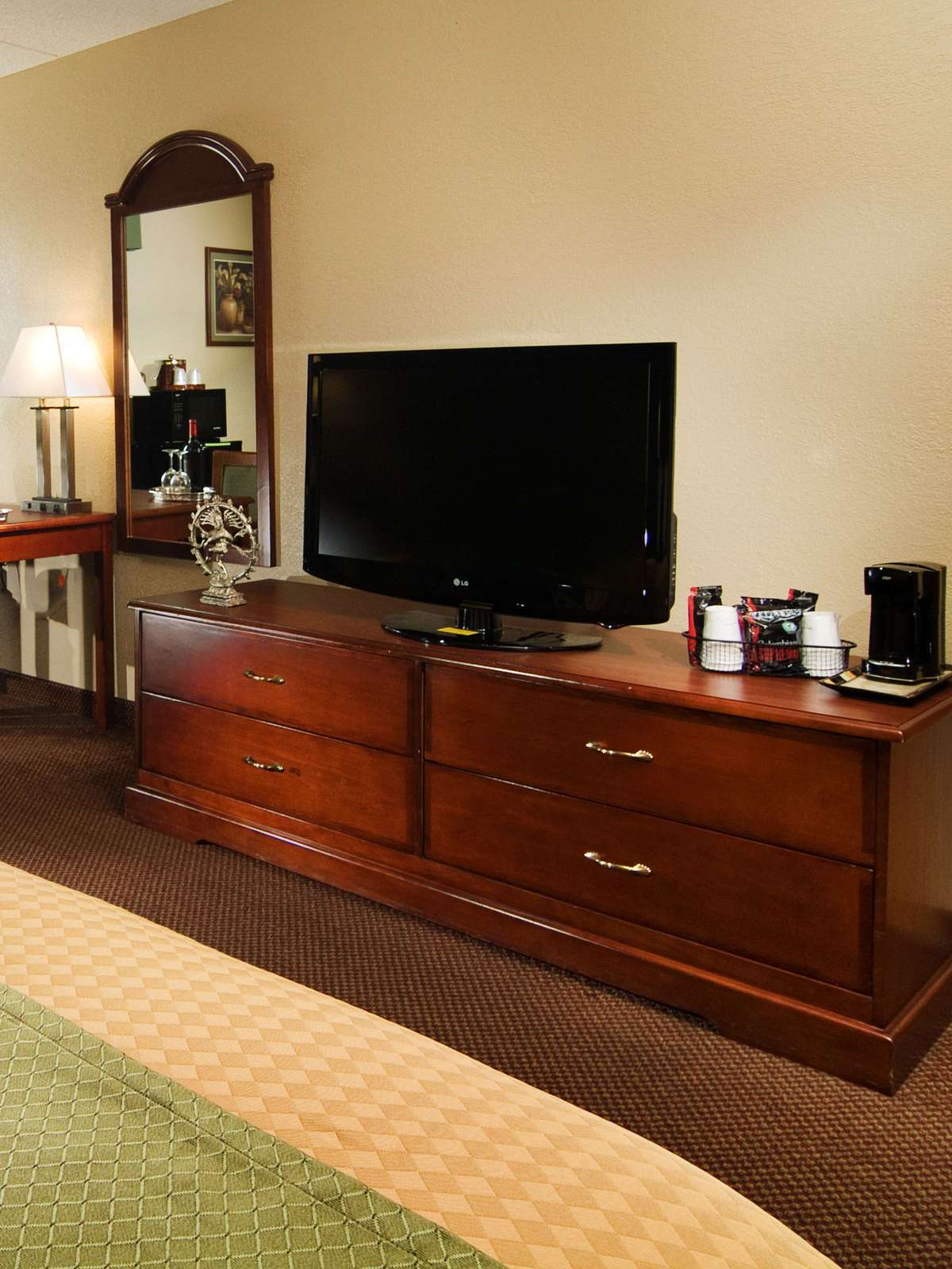 Hotel Best Western Luxbury Inn Fort Wayne photo 2