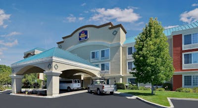 Best Western Plus Airport Inn & Suites