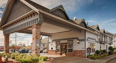 Best Western Plus Bayshore Inn