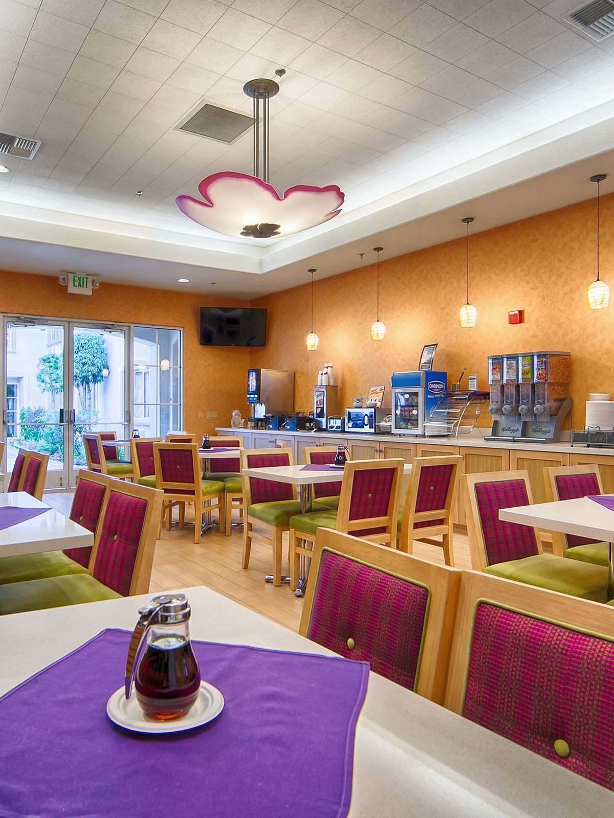 Hotel Best Western Plus Capitola By-the-Sea Inn & Suites photo 4