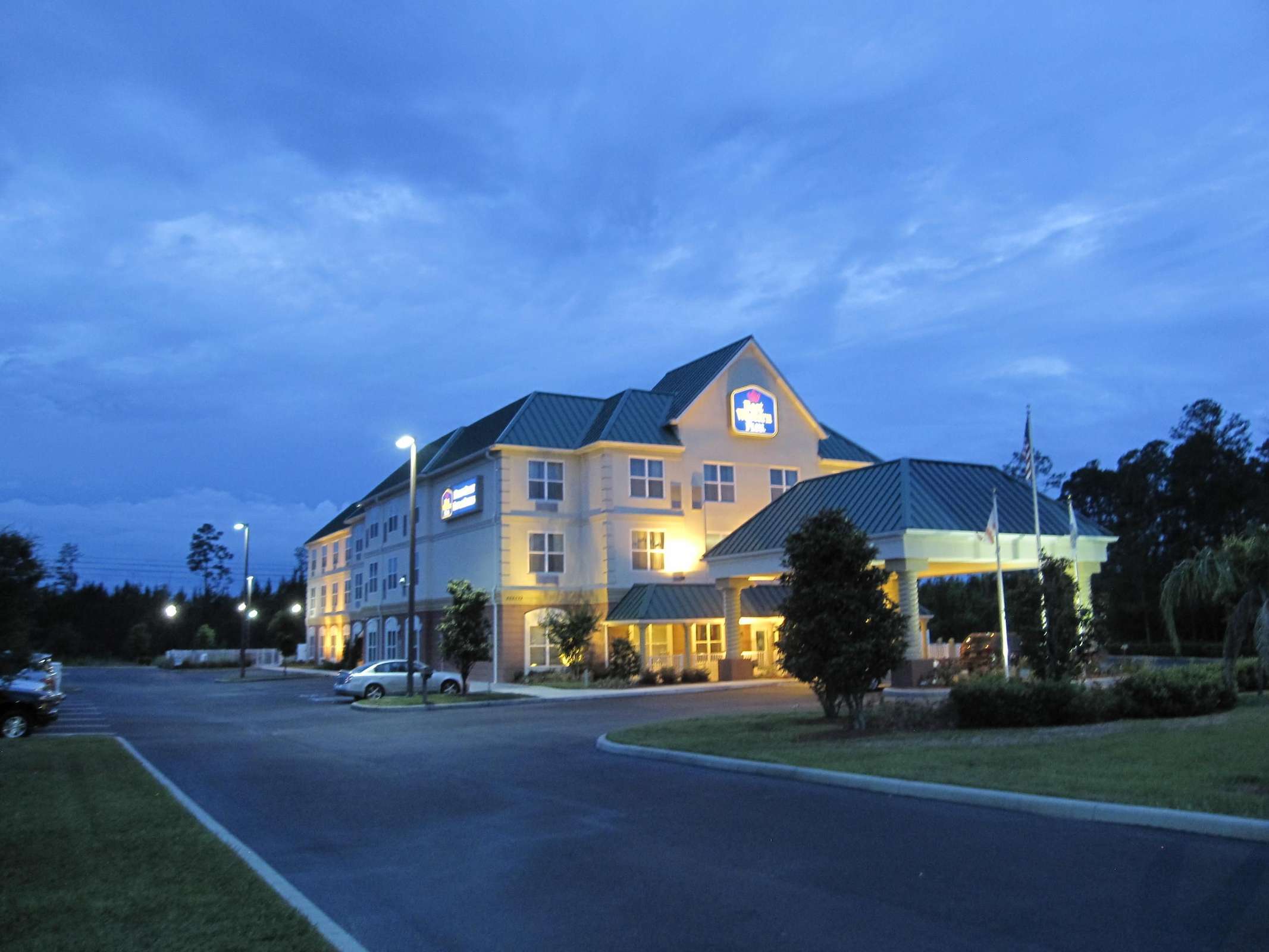 Best Western Plus First Coast Inn & Suites
