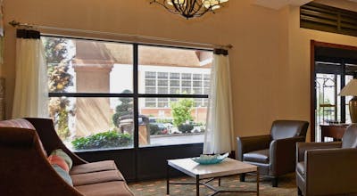 Best Western Plus Hotel & Suites Airport South