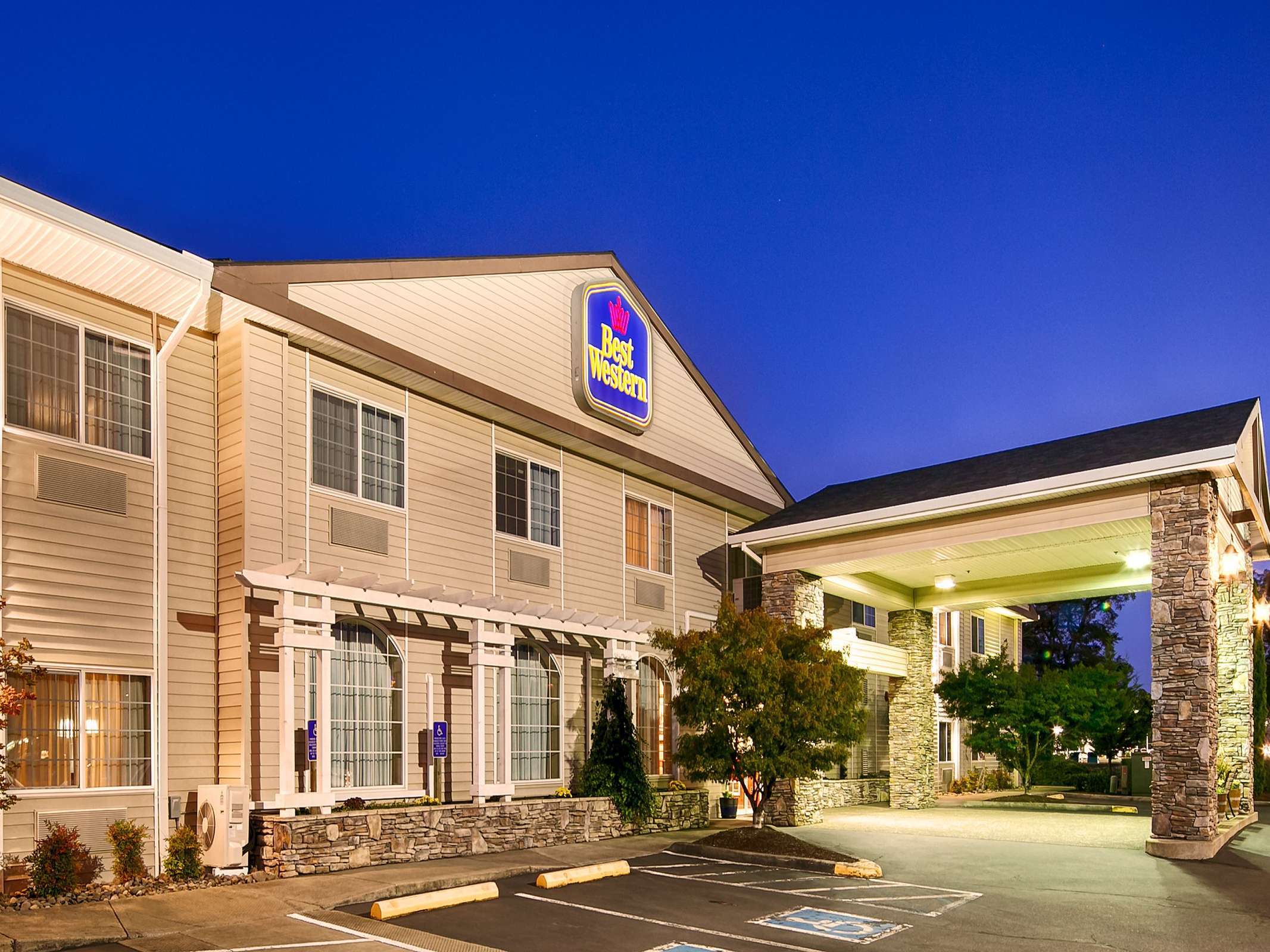 Best Western University Inn & Suites